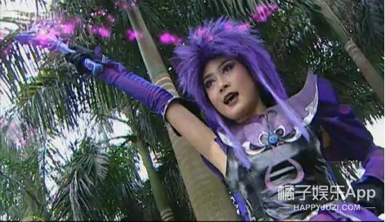 还记得巴啦啦小魔仙里的黑魔仙小月吗她现在长这样啦
