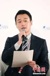 佟大为受邀参加苹果发布会吃苹果拍照获库克欣赏
