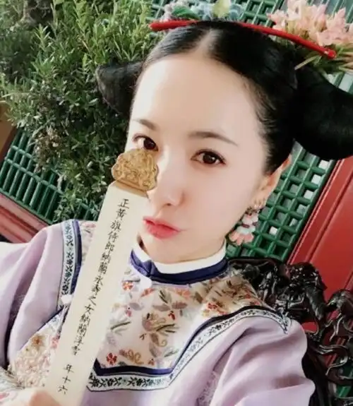 延禧攻略舒妃,娴妃扮演者李春嫒和佘诗曼个人资料介绍
