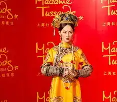 芈月传成甄嬛传姊妹篇孙俪与甄嬛蜡像合影
