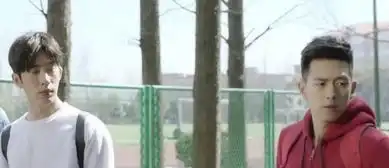 微微一笑很倾城认出来李沁白宇谭松韵吴倩却没认出他