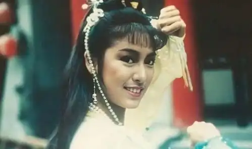 明星姐妹不幸人生米雪不婚不育,雪梨未婚生两娃,如今都是单身
