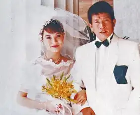 83版小龙女再婚嫁何东曾孙

