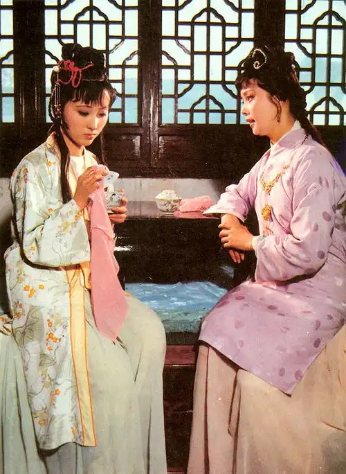 八七版红楼梦林黛玉剧照
