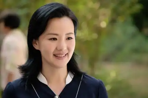名校毕业,我们依旧是困在大城市里的中产三明治

