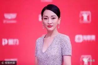 杨幂带了2假脸人,周迅脸僵,上海电影节女明星的脸
