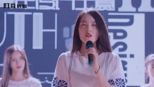恶魔少爷别吻我七录送初夏暖心礼物,莫昕薇和神秘人交易
