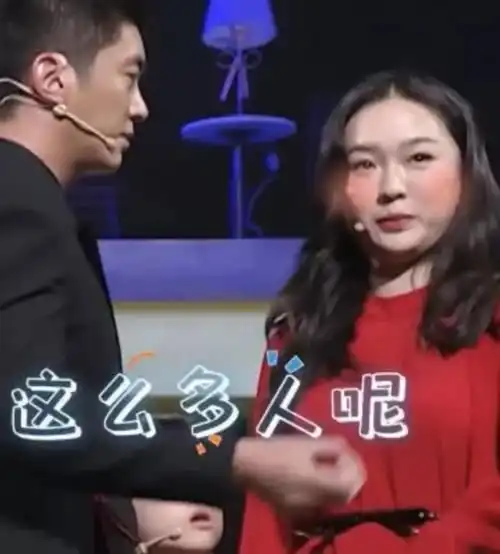 杜江一家上央视,秀恩爱撒狗粮,霍思燕脸都红了,嗯哼的表情成亮点
