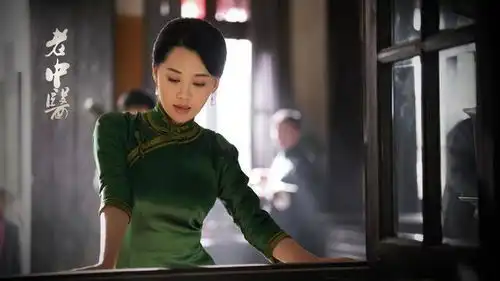冻龄女神许晴现身长春电影节,实力演技展现四季人格魅力

