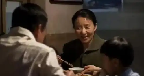父母爱情同是安杰的邻居,为什么张桂英的观众缘比王秀娥好
