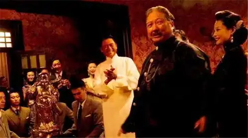 黄金荣遭绑架,绑匪要求50根金条,儿媳却少给一根,事后才知高明
