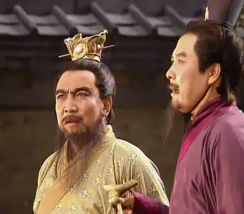 三国乱世里,曹操当年因何对刘备手下留情,其中原因引人深思
