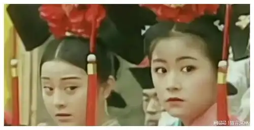 当年金锁比女主紫薇演得还激动,表情很抢镜,难怪她也火了
