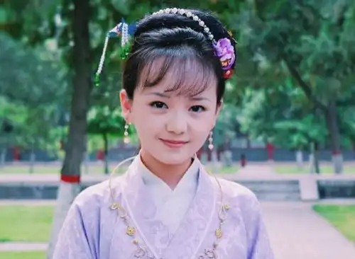 史上最幸运陪嫁丫环,正室主动撮合她当小妾,扶正后成开国皇后
