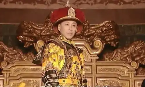 康熙让太师给弘历算八字,太师说皇孙命犯桃花,康熙让他当皇帝
