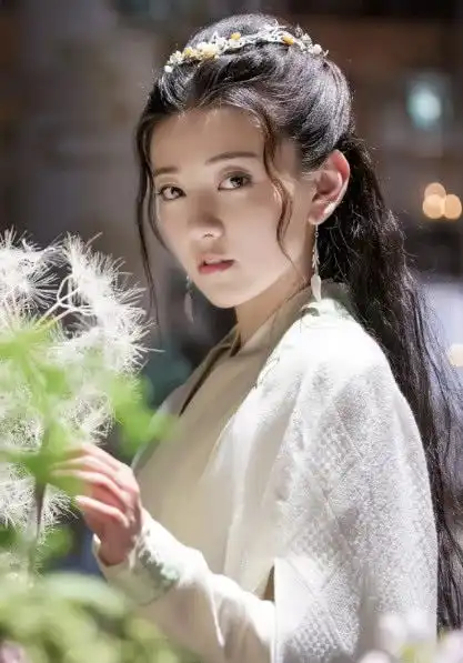 新绝代双骄再爆新剧照,胡一天帅气亮相,却遭女主强势抢镜
