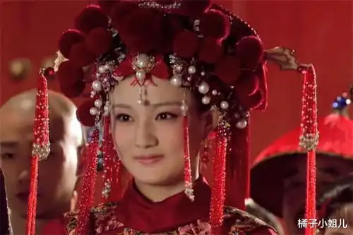 甄嬛传浣碧玉娆都嫁给王爷,可婚后的朝服看出差距,妾终究是妾