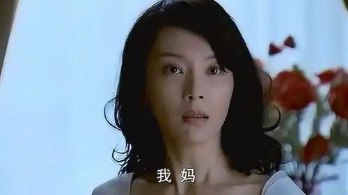 美女忘记婆婆在家住,穿着蕾丝睡衣在家活动,这下有戏看了
