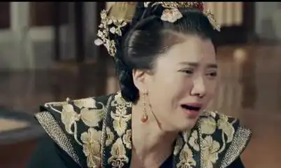 唐砖71年袁咏仪饰演89年张佳宁的母后,张智尧父子相差13岁
