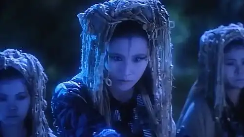 婆婆被魔女宫的女子伤害,凌月儿也被魔女宫的人控制
