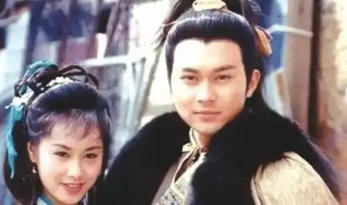 顺了一辈子的女人袁咏仪娘家,托起了她这疯癫的一生