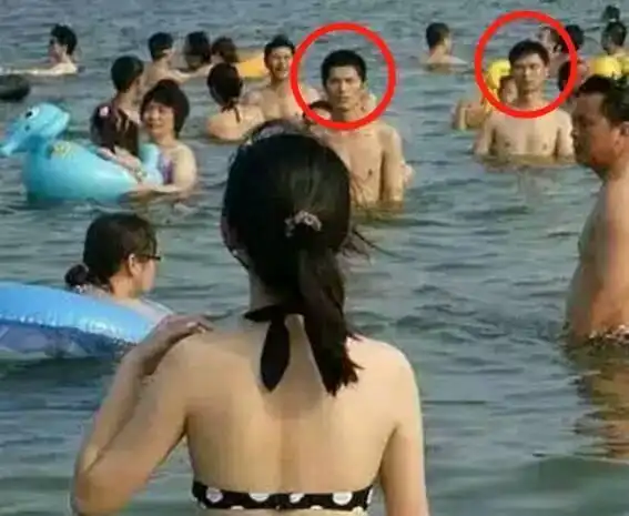 妹子穿泳衣下水多注意点,你这都成全场的焦点了,对面俩大哥瞅你半天了....哈哈哈
