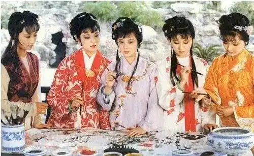 双十一买了再多衣服,也都没有她设计的美
