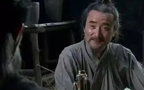 揭秘诸葛亮为何要将李严贬为平民,仅仅是因为运粮的原因吗
