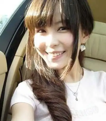搞笑段子路边有一摆着摊卖猪肉的小贩,这时一位大妈来到他的摊
