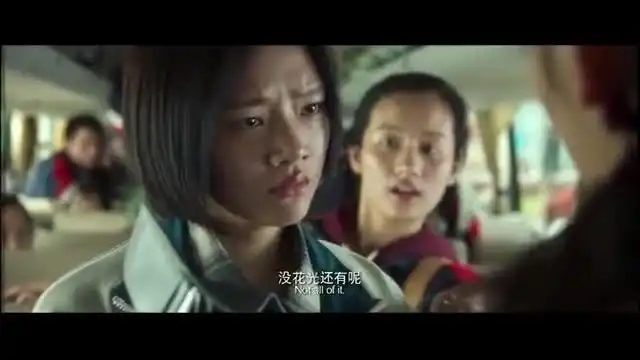 悲伤逆流成河易瑶忍无可忍,把治脏病的药膏全摸在唐小米的脸上
