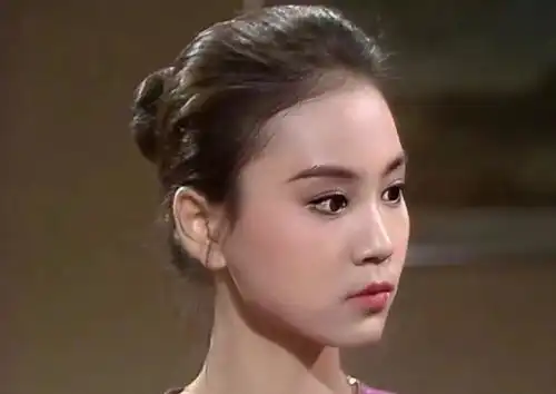 只知道这位老美人哭戏一绝,还不知道她有访谈牛逼症吧
