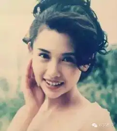 她是刘嘉玲吴君如闺蜜,上过周星驰梁家辉
