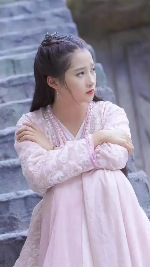 关晓彤轩辕剑之汉之云壁纸送达,是灵动水嫩的小仙女哒