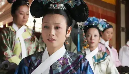 甄嬛与端妃曾经同甘共苦,雍正死了之后,两人为何变的像陌生人
