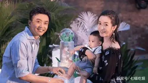 爱情公寓李晟出场,李佳航一个眼神,诸葛大力都要笑场
