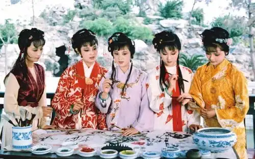 红楼梦红楼一梦,作者到底想表达什么多少读者误入歧途
