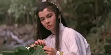 组图83版小龙女再婚嫁何东曾孙何猷彪婚纱照曝光
