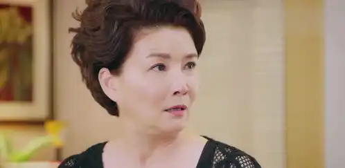 20位妈妈专业户年轻照钟晓芹妈身材傲人,杨昆竟曾这般美过
