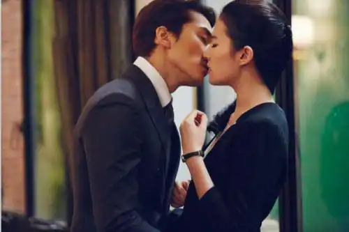 宋仲基宋慧乔婚礼曝光,因戏结缘的刘诗诗吴奇隆也超甜蜜,最后两对有点遗憾
