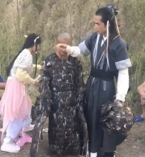 山寨神雕侠侣剧组照,主演撞脸古天乐,可这大雕是来搞笑的吗
