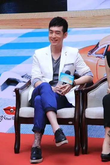小爸爸即将登陆荧屏刘欢文章互称好男人
