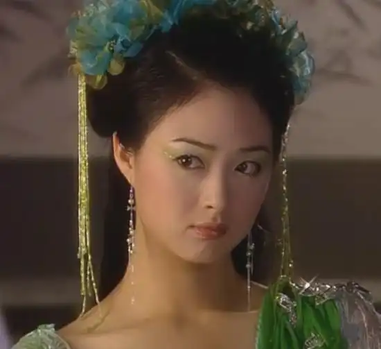 15年前欢天喜地七仙女播放蒋欣饰演的绿儿让我印象深刻
