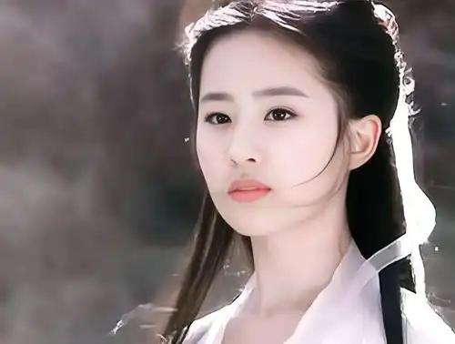 难怪小龙女会爱上公孙止,你看她衣不蔽体时,公孙止是如何待她的
