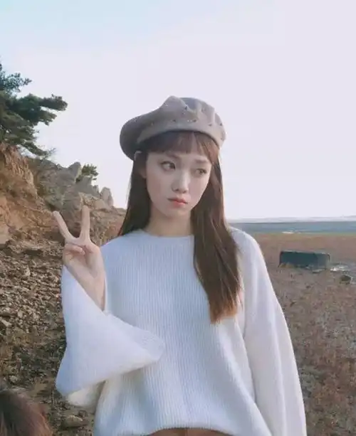 堪比带货女王杨幂,李圣经这个小妖精穿搭简直是行走教科书
