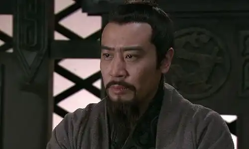 刘备本是枭雄,三顾茅庐之后,为什么变得懦弱,诸葛亮我全能
