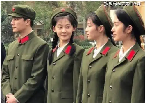 难怪能被冯小刚一眼相中,仅凭这张老婆脸想不红都难