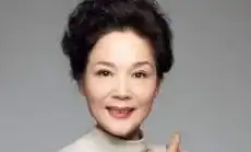 娱乐圈以丑出名的女子,如今坐拥酒庄,事业爱情双丰收
