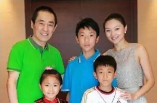 她是张艺谋女儿,结婚遭家暴
