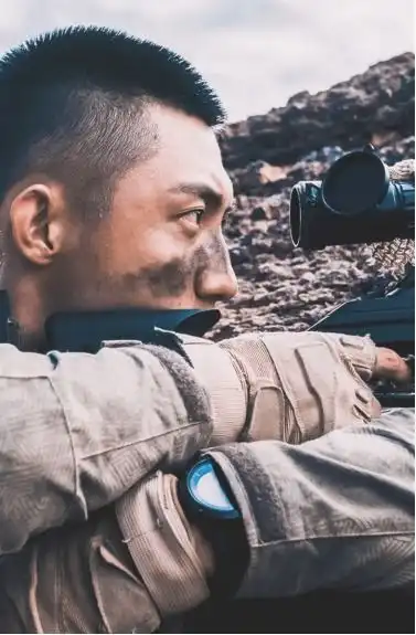 吴京能打,甄子丹耐打,新生代演员比起来也不差
