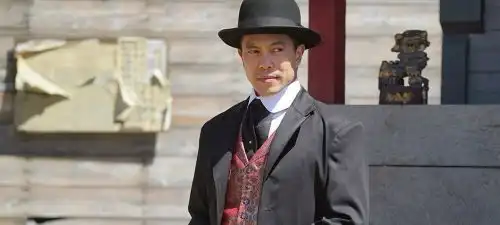 文峰凭摩天营救圈粉好莱坞熟脸刷新观众认知
